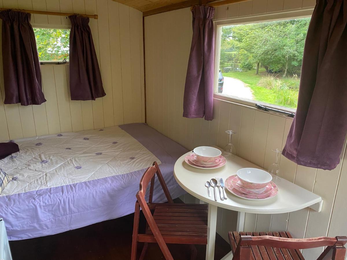 Baddiley The Shepherd'S Hut - Wild Escapes Wrenbury Off Grid Glamping - Ages 12 And Over מראה חיצוני תמונה