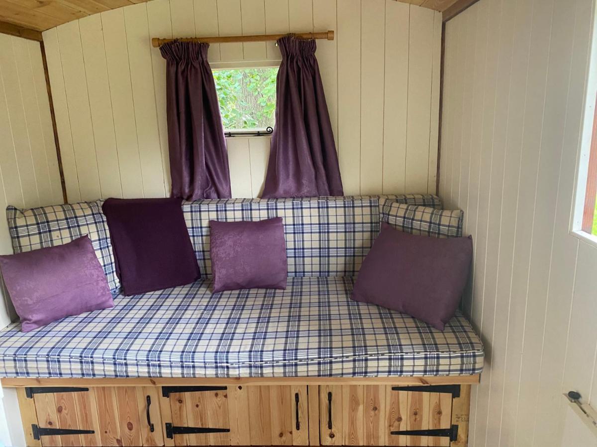 Baddiley The Shepherd'S Hut - Wild Escapes Wrenbury Off Grid Glamping - Ages 12 And Over מראה חיצוני תמונה