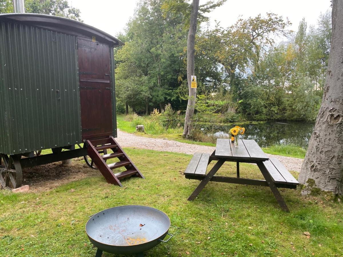 Baddiley The Shepherd'S Hut - Wild Escapes Wrenbury Off Grid Glamping - Ages 12 And Over מראה חיצוני תמונה