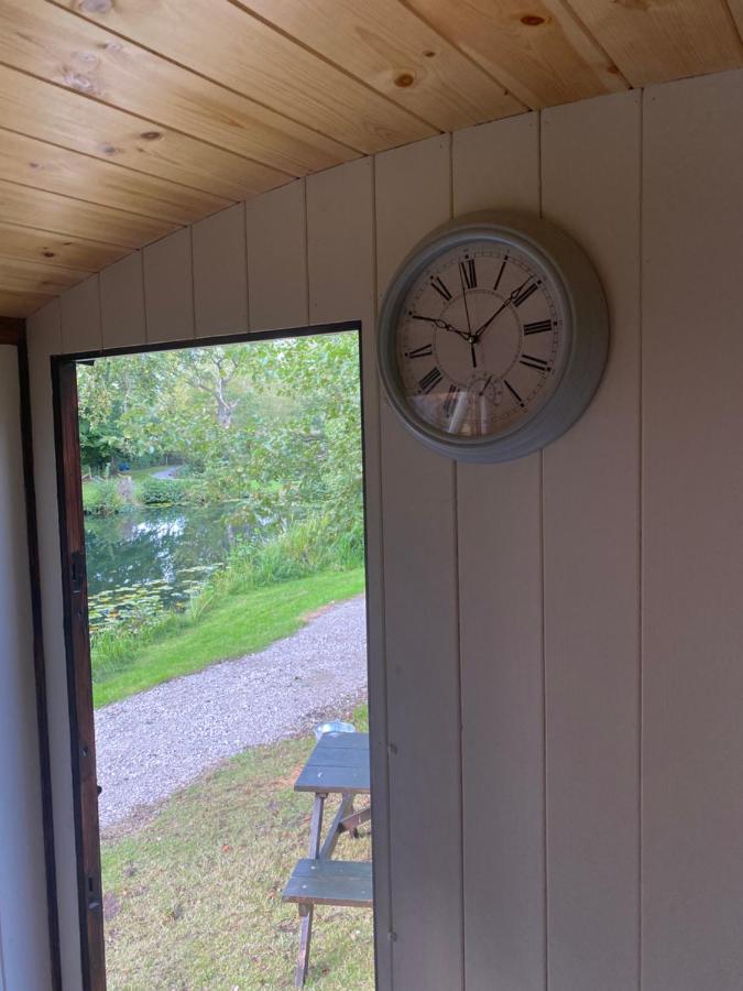 Baddiley The Shepherd'S Hut - Wild Escapes Wrenbury Off Grid Glamping - Ages 12 And Over מראה חיצוני תמונה